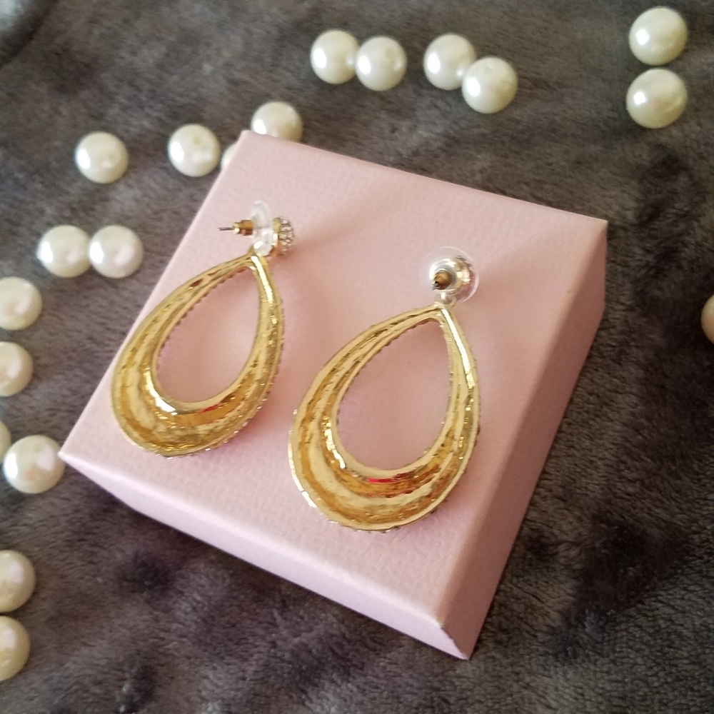 Ellen Tracy Earrings 💝 - Picture 3 of 4